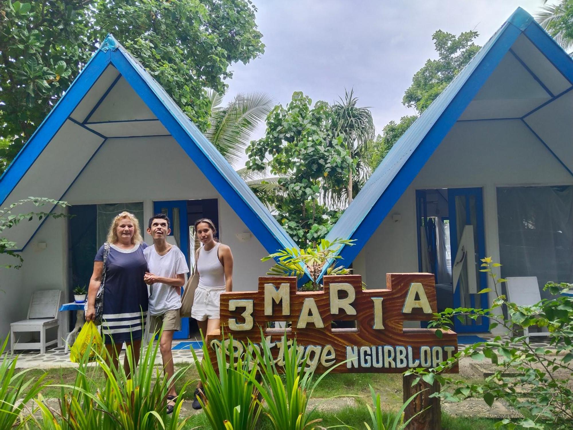 Tria Maria Cottage Ngurbloat Room photo